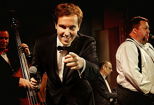 ALEX ABRA: «NEW YORK NEW YORK»