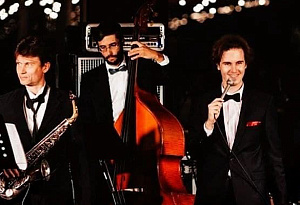 ALEX ABRA: «LET IT SNOW»