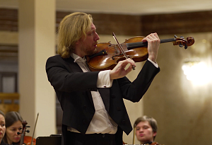 Виртуозы России. "Страницы блокадного Ленинграда". Гала-концерт при свечах с симфоническим оркестром.