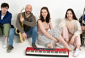 АНТОН ЗАЛЕТАЕВ И «ЛЁТНЫЙ СЕЗОН»